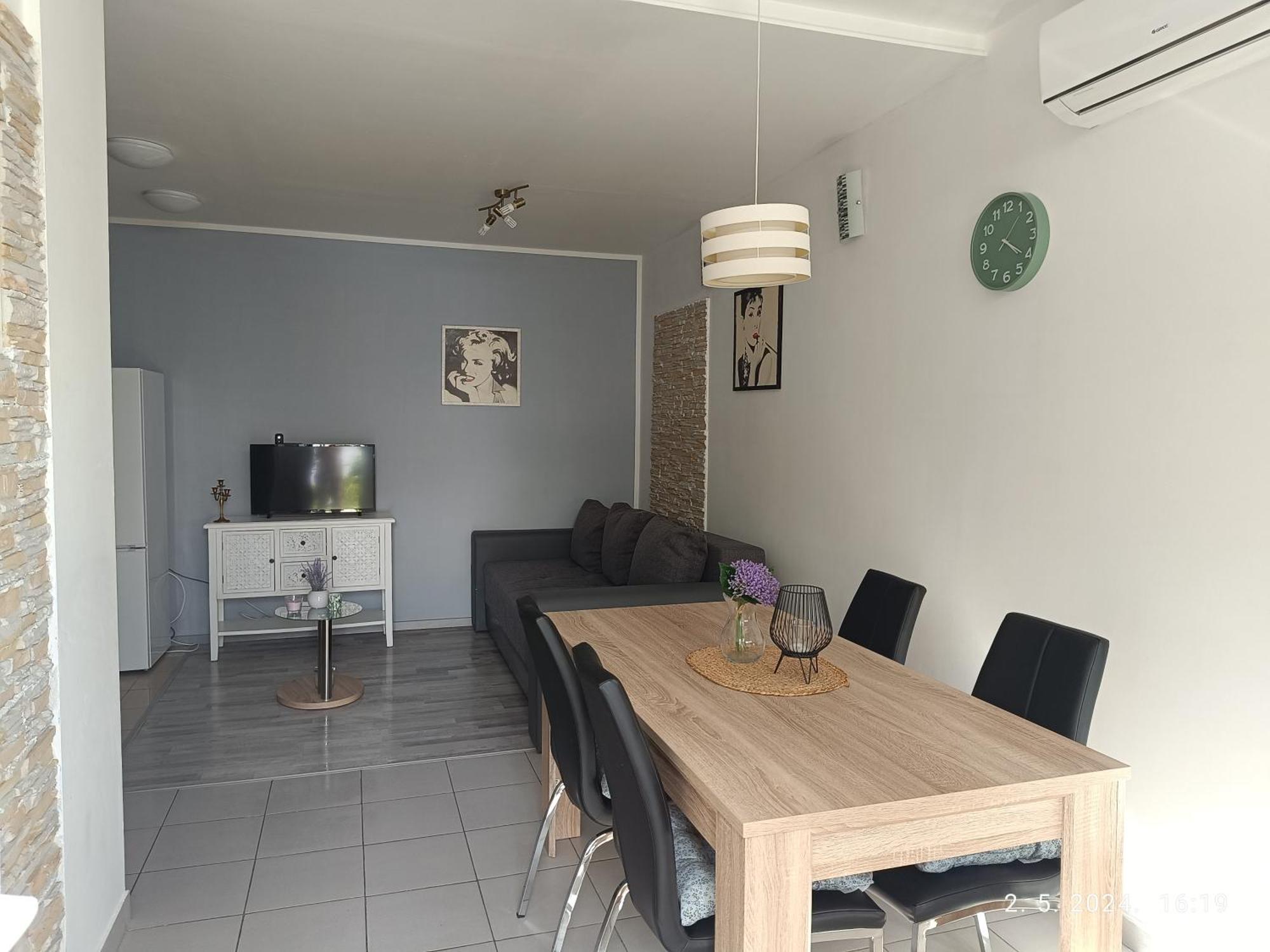 Leonica Apartment Omis Luaran gambar