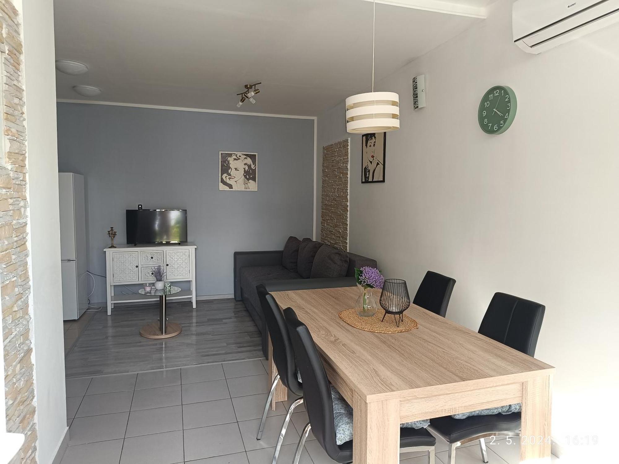 Leonica Apartment Omis Luaran gambar